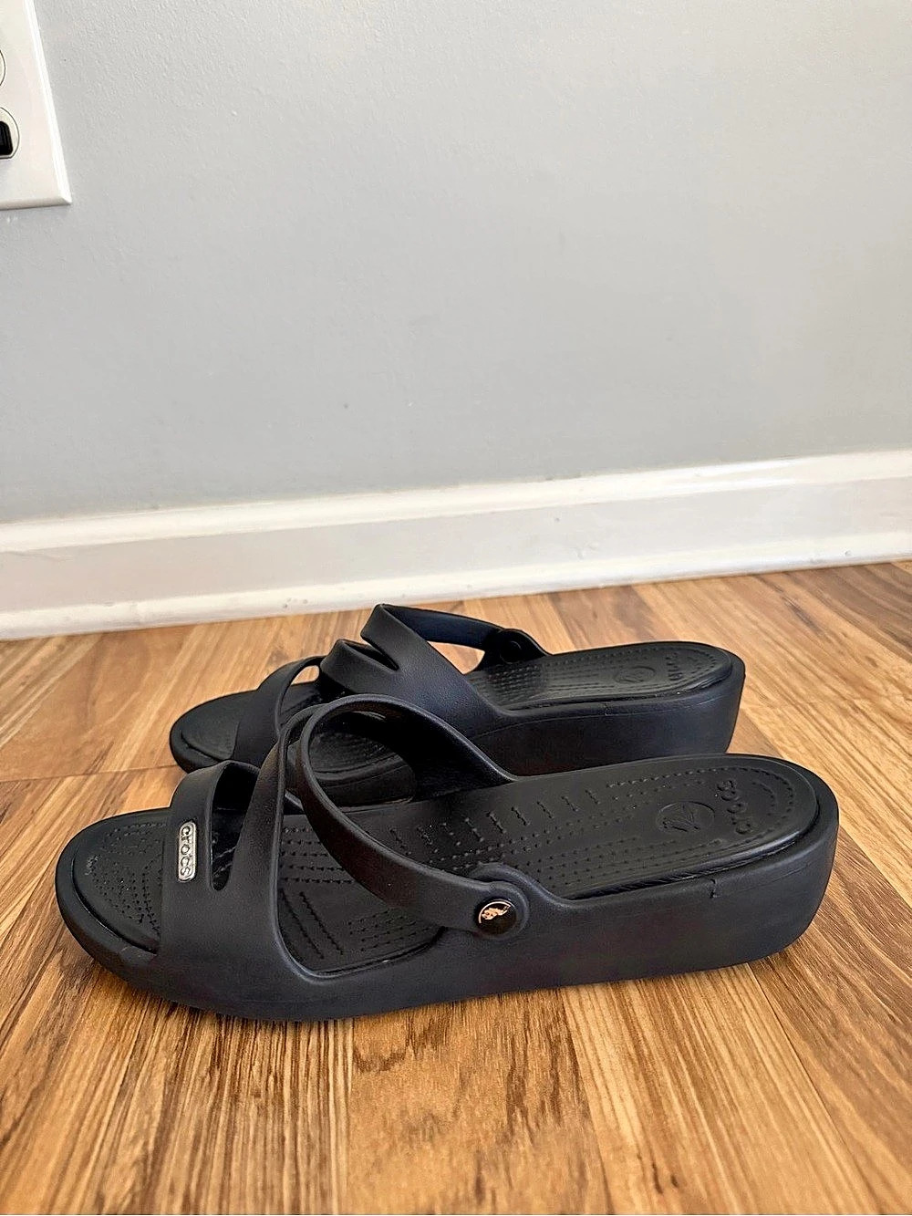 Crocs Patricia Wedge Casual Sandals Womens Size 9 Black Triple Strap Slides